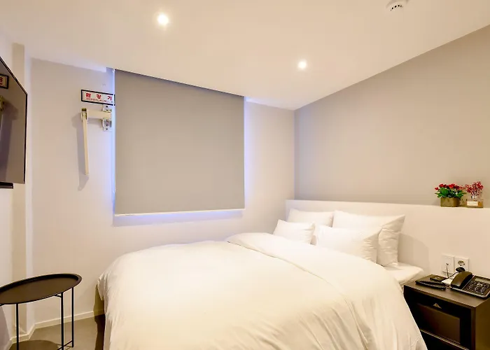 Maison Hotel
