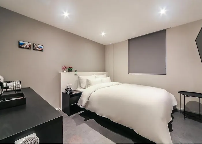 Maison Hotel 3*
